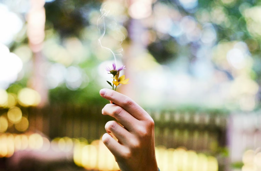 The smell of writing, by Vinish Garg. Photo credits Unsplash.